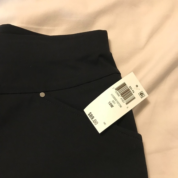 Black shorts - size 18W - Picture 2 of 4